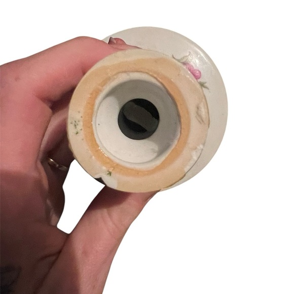 Elegant Floral Candle Holder - Picture 3 of 4